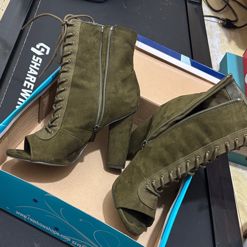 Rouge Olive Lace-Up Peep Toe Boots